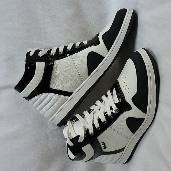 DKNY - Picture 10 of 10